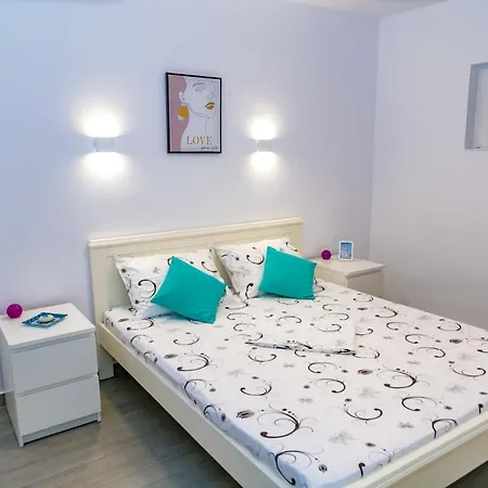 Studio & Apartament Anasof 萨图恩